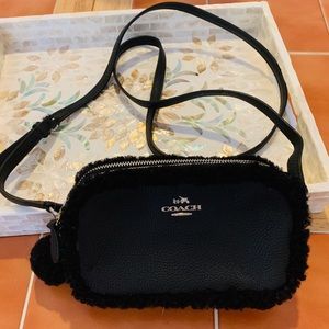 Coach crossbody pouch leather with shearling